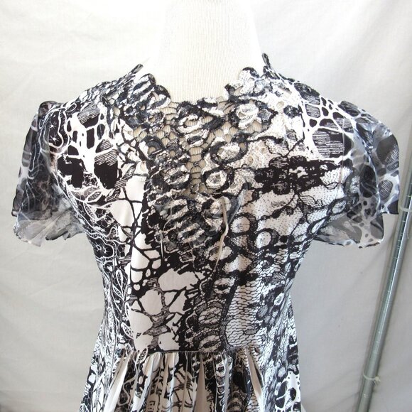 Unity World Wear Women's Black & White Blouse w/Floral Cut Out On Back Size XL - Picture 4 of 10